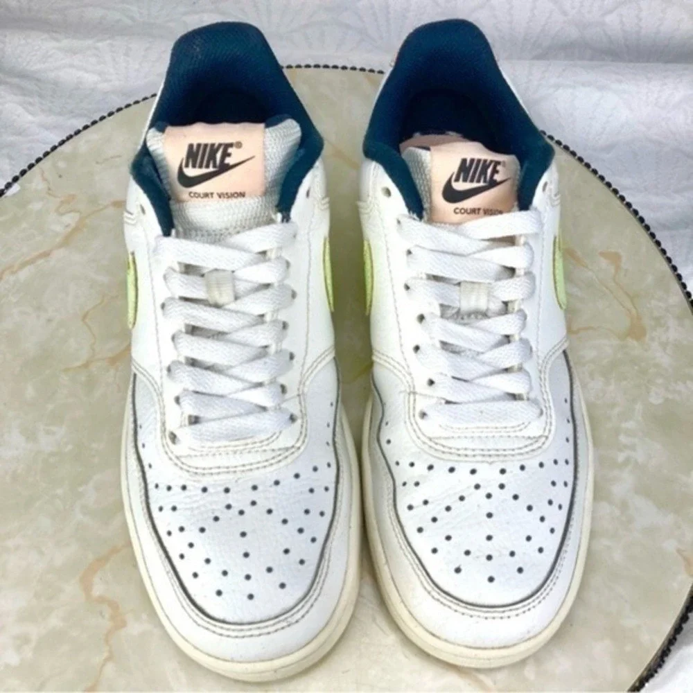 Nike Court Vision Low Leather Shoes Womens 7 White Sporty Casual Retro Sneakers